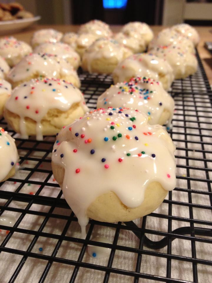 Anisette Christmas Cookies
 A Splash of Vanilla Italian Anisette Cookies