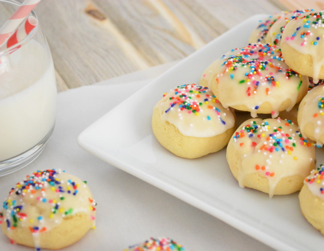 Anisette Christmas Cookies
 Italian Anisette Cookies