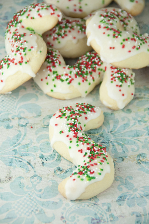 Anisette Christmas Cookies
 Italian Anisette Cookies