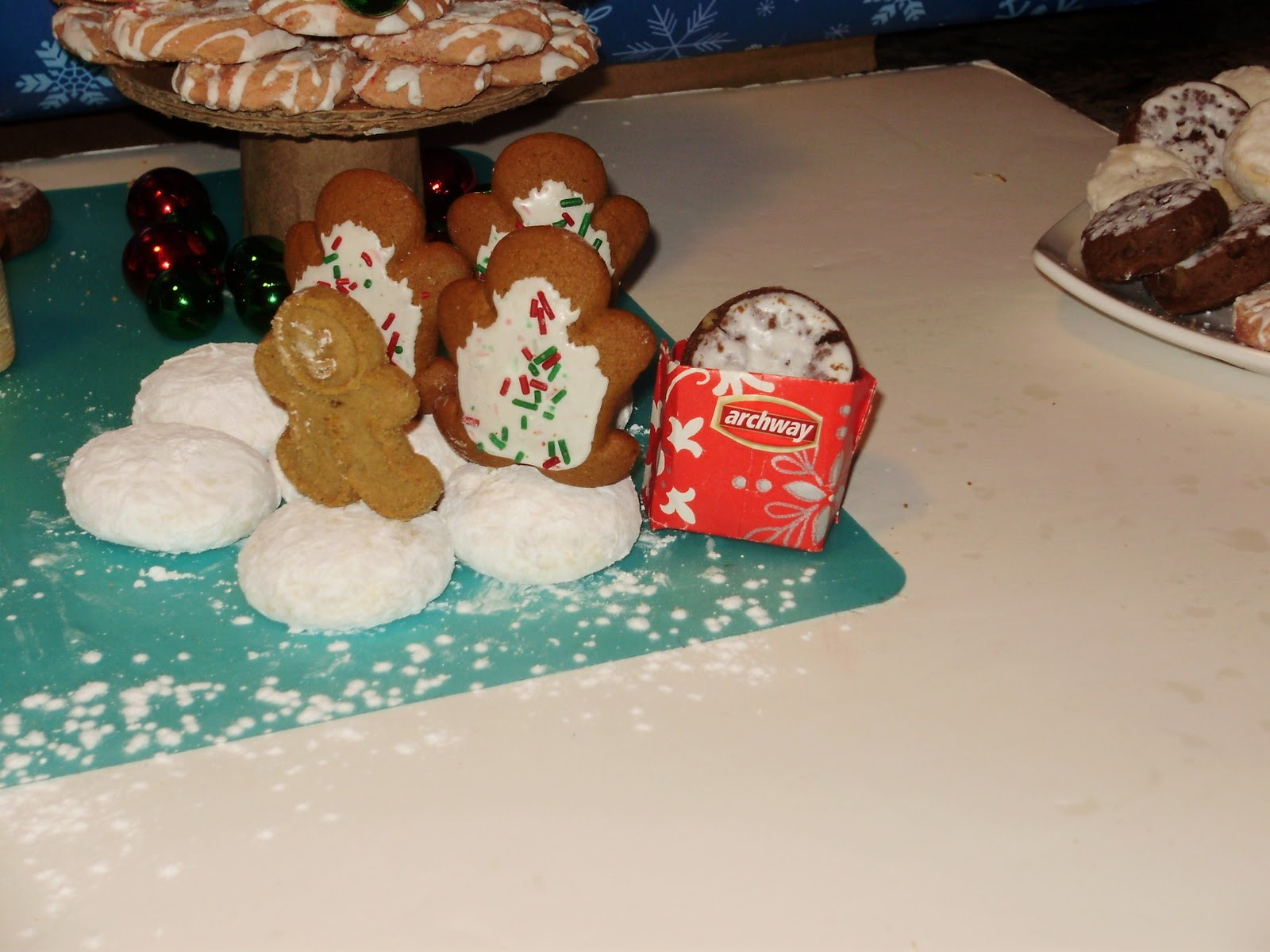 Archway Christmas Cookies
 I LOVE your scene Chris So cute I kind of wish I had