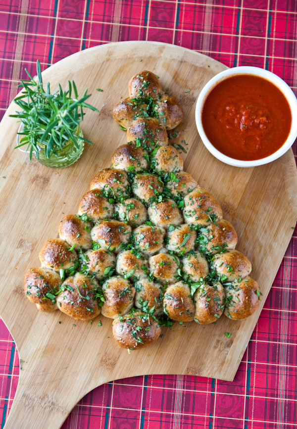 Best Christmas Eve Appetizers
 16 Tasty Appetizer Recipes Decorated in Christmas Colors