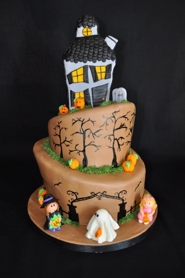 Best Halloween Cakes
 17 Best ideas about Haunted House Cake on Pinterest
