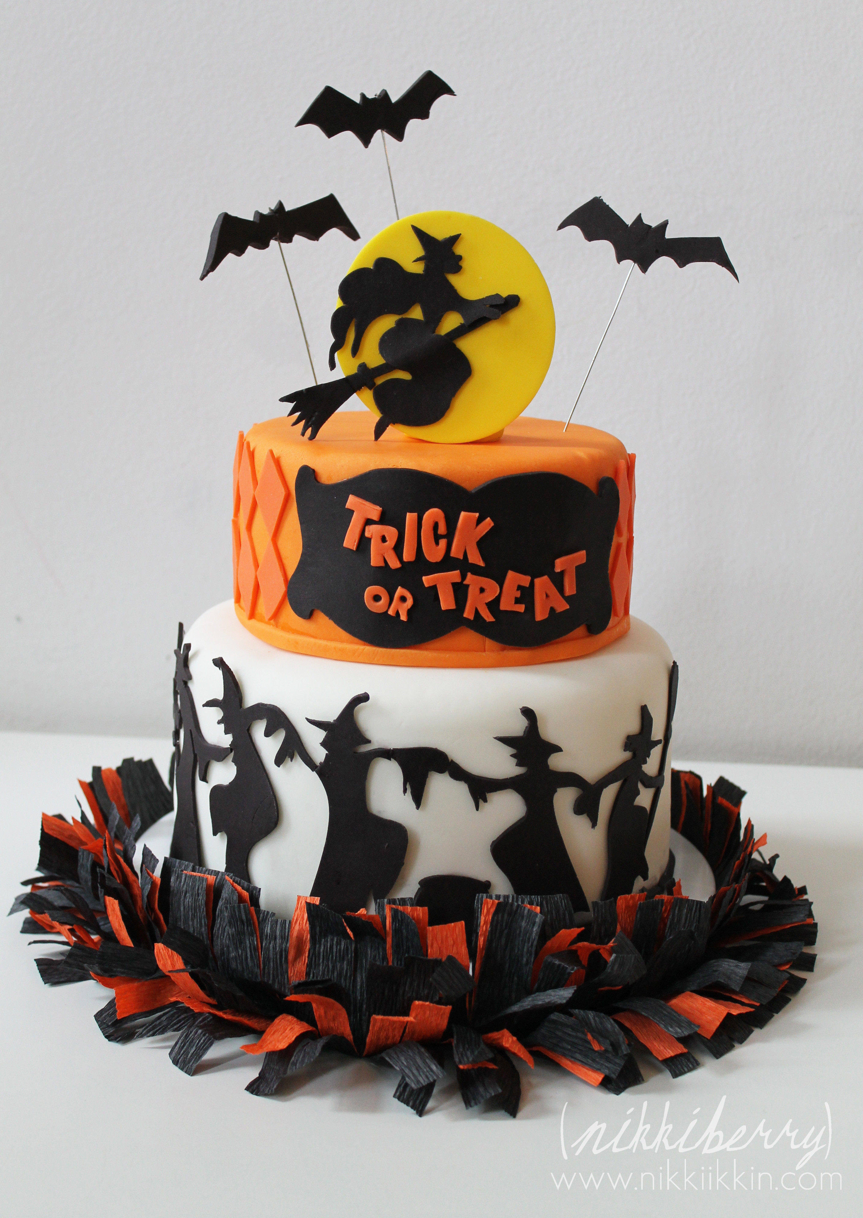 Cakes For Halloween
 Halloween Cakes on Pinterest