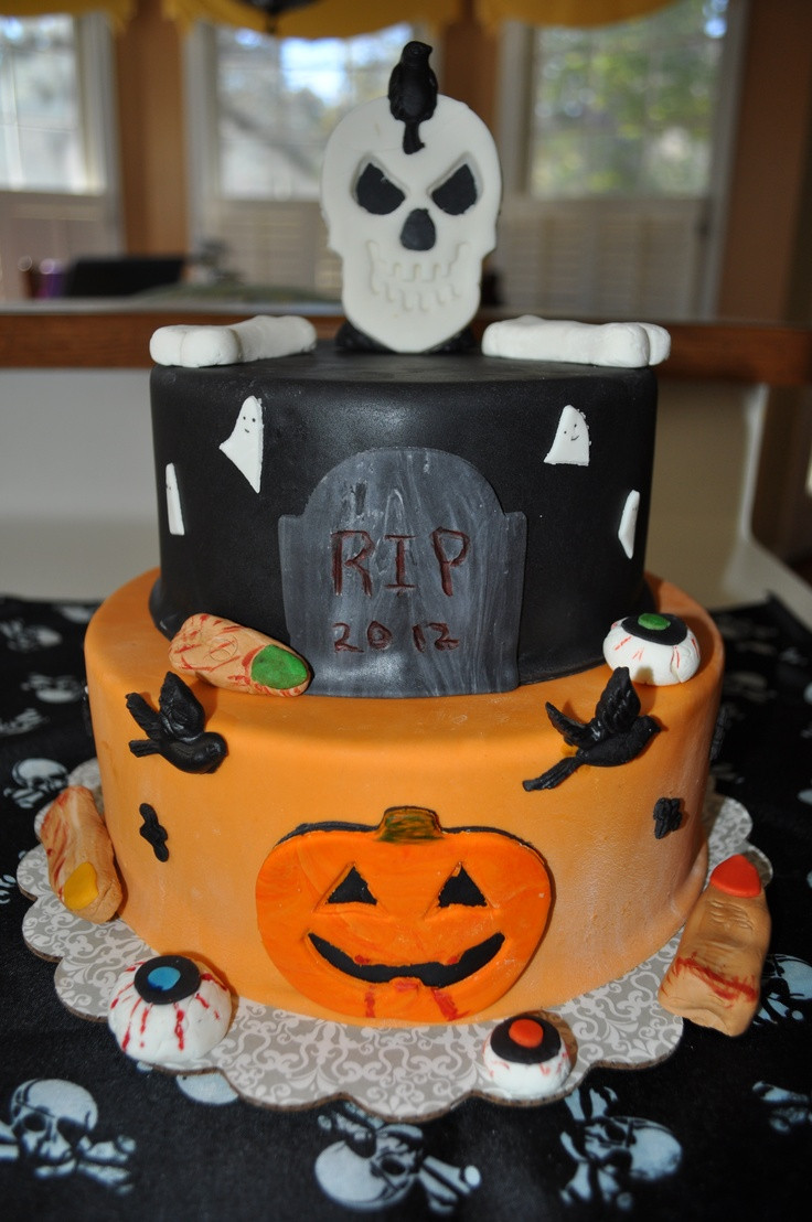 Cakes For Halloween
 1000 images about Halloween Cakes on Pinterest