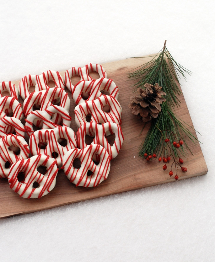 Chocolate Covered Pretzels Christmas
 Chocolate Covered Pretzels – Christmas Style The