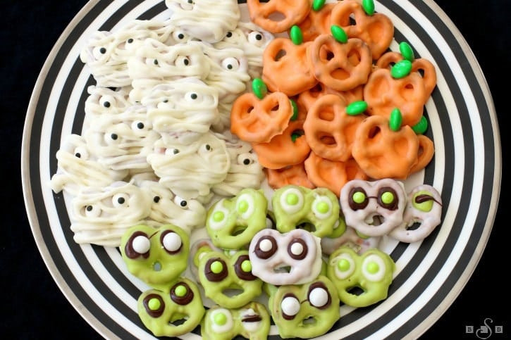 Chocolate Dipped Pretzels For Halloween
 HALLOWEEN PRETZELS THREE WAYS Butter with a Side of Bread
