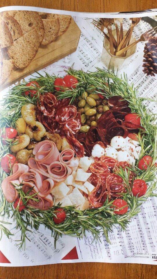 Christmas Appetizers For A Crowd
 23 Christmas Eve Dinner Ideas for a Crowd