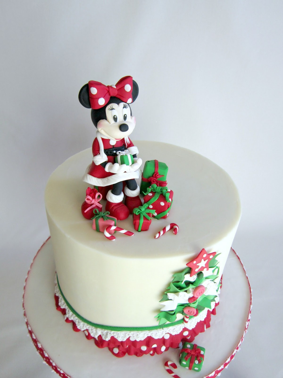 Christmas Birthday Cake
 Delectable Cakes Adorable Minnie Mouse Christmas