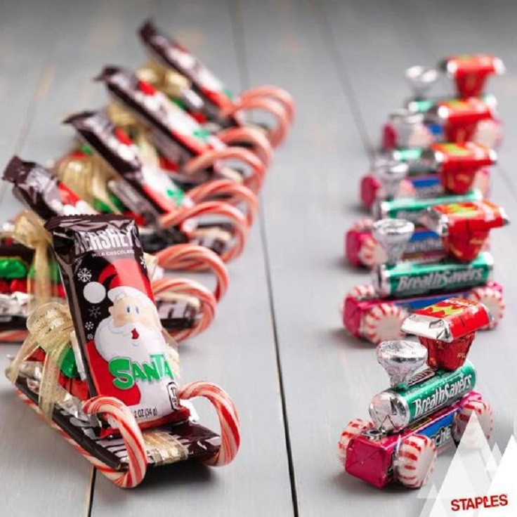 Christmas Candy Favors
 12 Wondrous DIY Candy Cane Sleigh Ideas That Will Leave