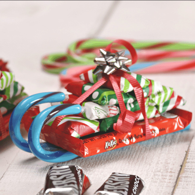 Christmas Candy Sleighs
 Easy Candy Cane Sleighs with Candy Bars Princess Pinky Girl