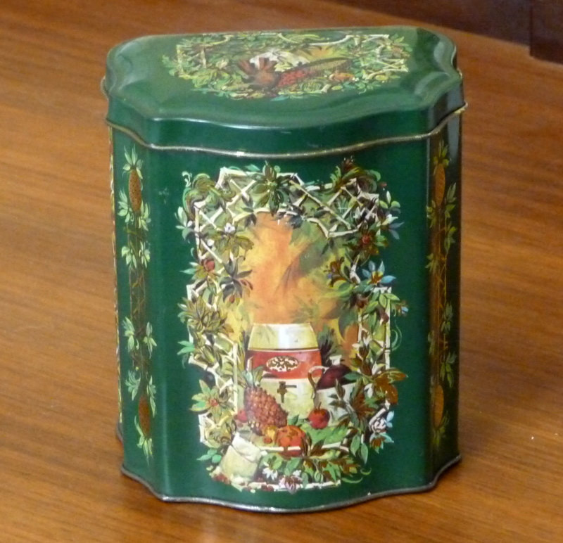 Christmas Candy Tins
 1981 Green Avon Christmas Candy Tin