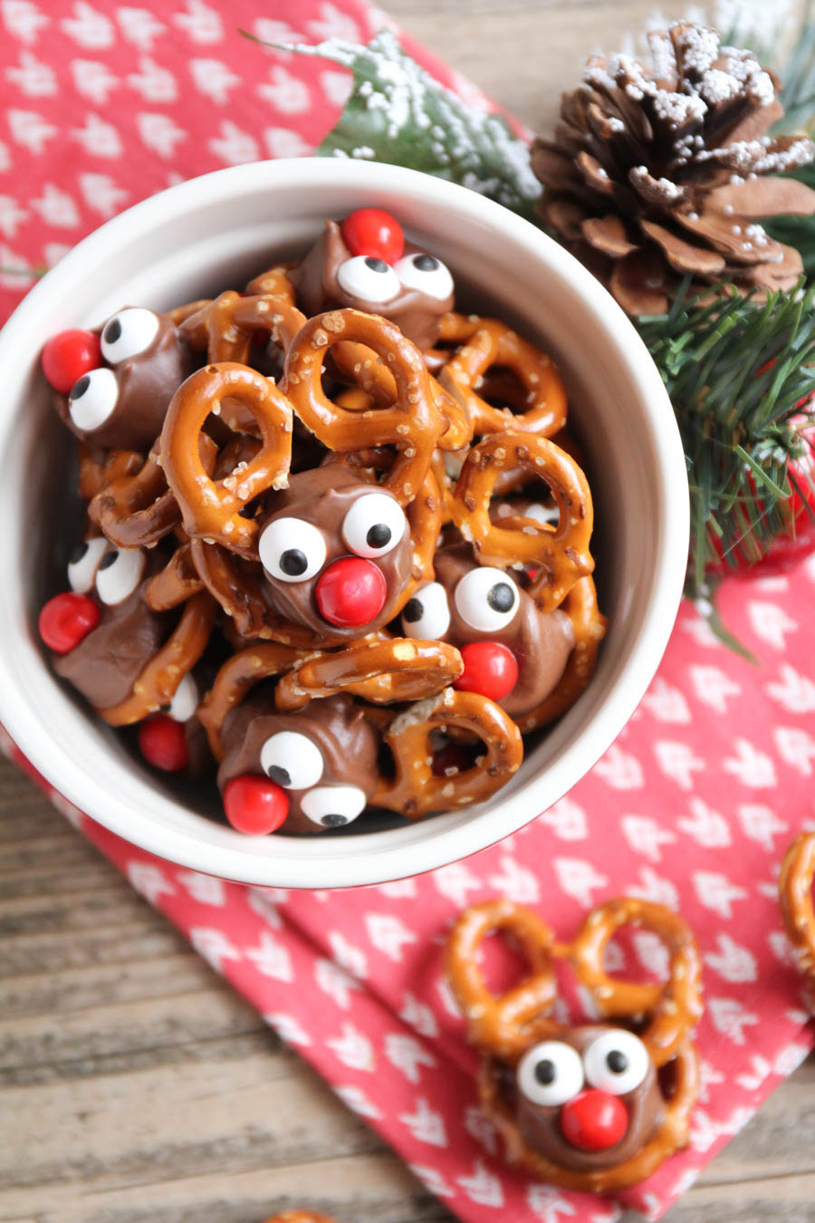 Christmas Candy Treats
 25 Fun Christmas Treat Ideas – Fun Squared