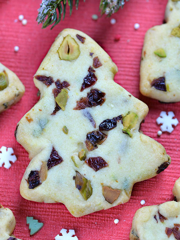 Christmas Cherries Cookies
 Christmas Maraschino Cherry Shortbread Cookies OMG