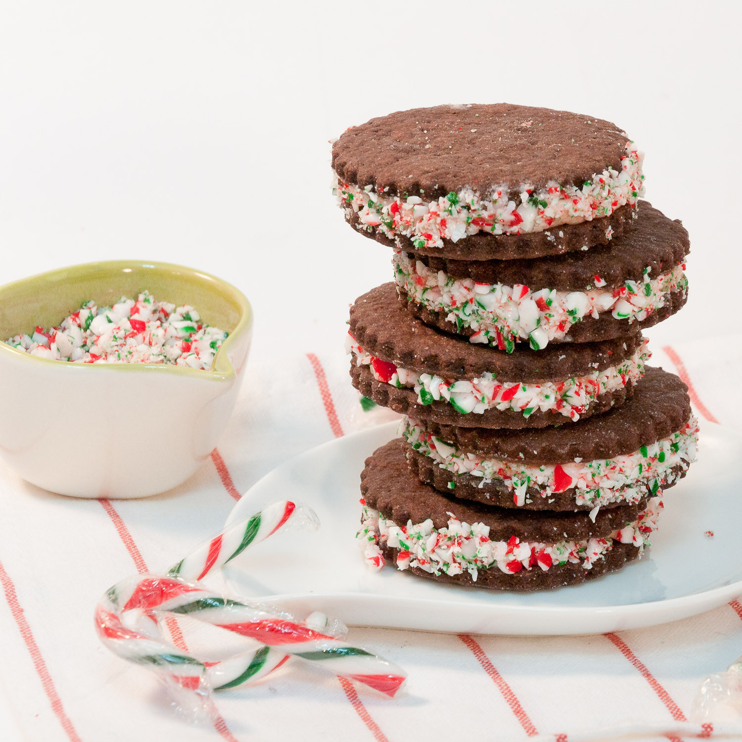 Christmas Chocolate Cookies
 Sweet Twist of Blogging Chocolate Mint Sandwich Cookies