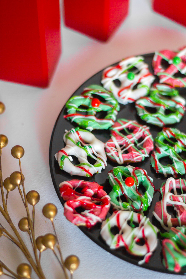 Christmas Chocolate Covered Pretzels
 Christmas Chocolate Covered Pretzels