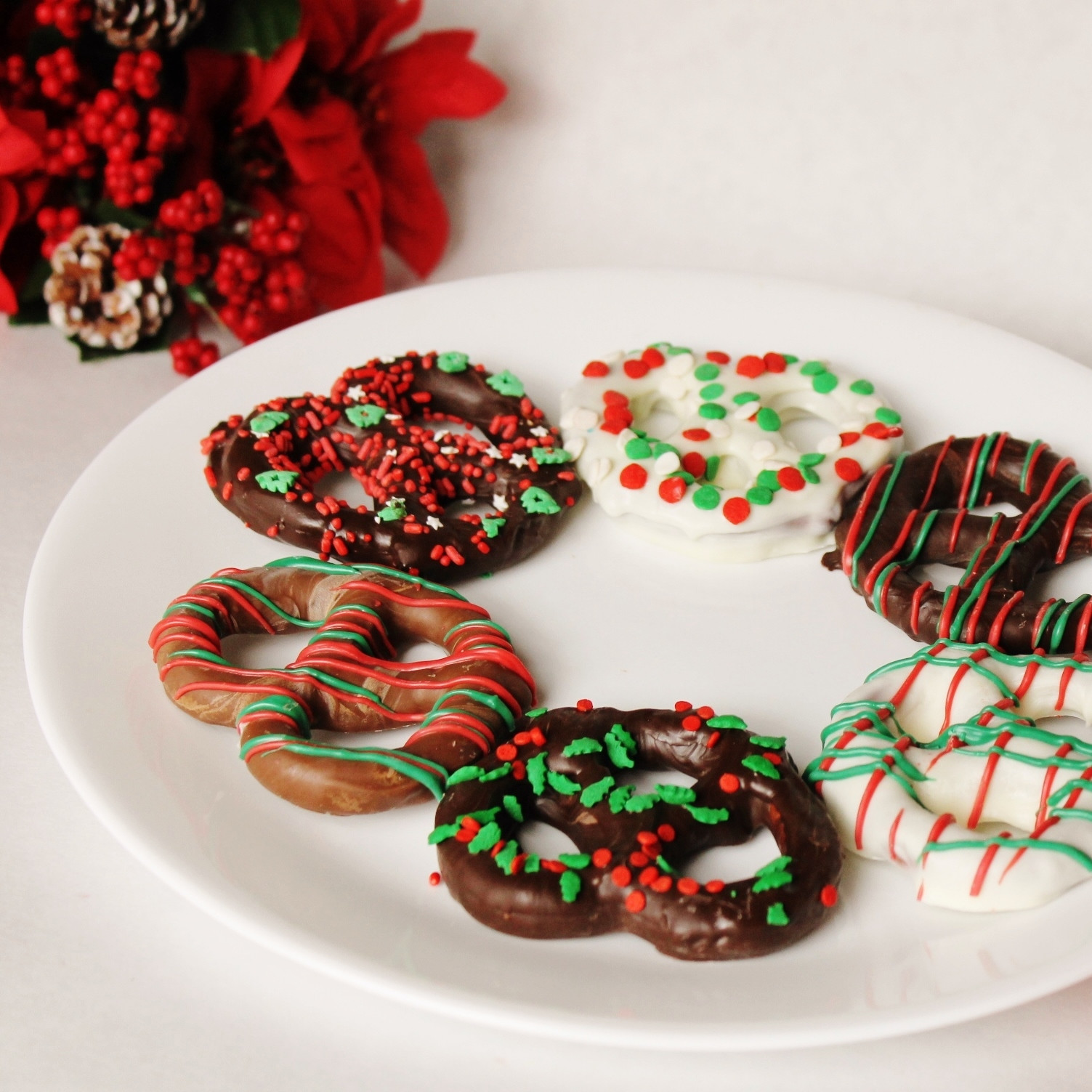 Christmas Chocolate Covered Pretzels
 Christmas Chocolate Covered Pretzels Knots