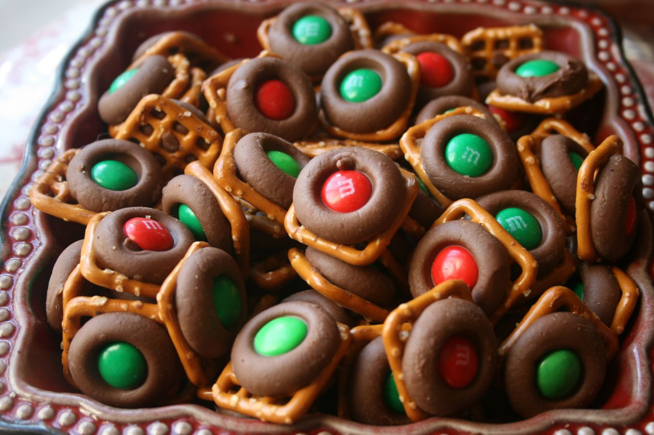 Christmas Chocolate Pretzels
 Recipe Shoebox Holiday Baking 9 Easy Chocolate Pretzel