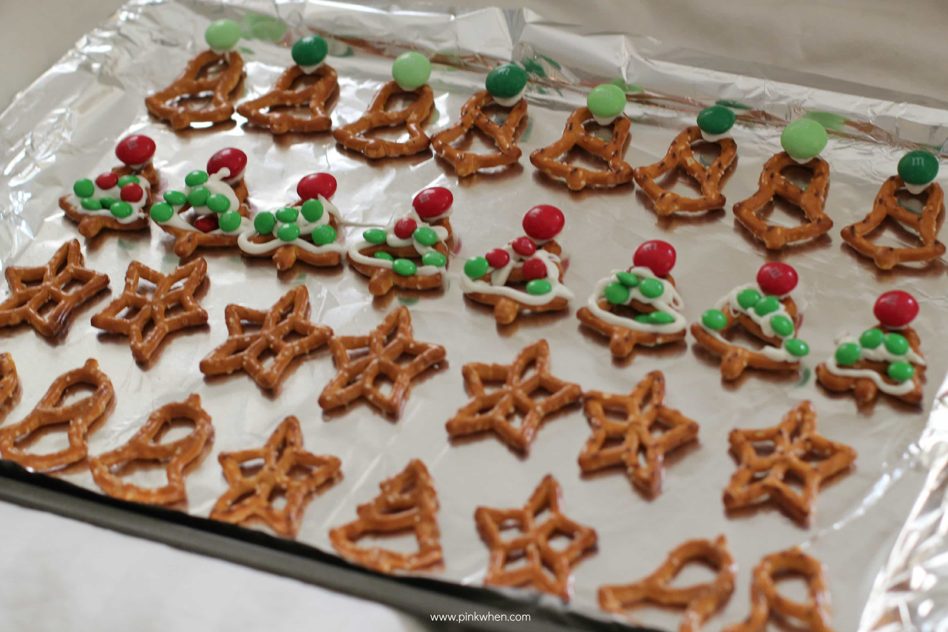 Christmas Chocolate Pretzels
 White Chocolate Christmas Holiday Pretzels and Santa s