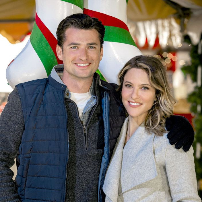 Christmas Cookies Hallmark Movie 2019
 "Christmas Cookies" Corporate woman goes to small town to