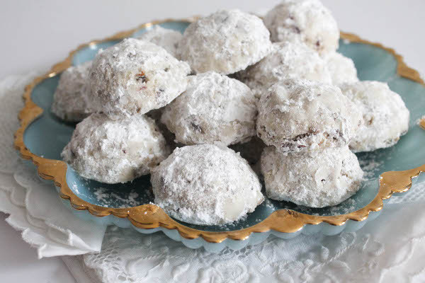 Christmas Cookies With Powdered Sugar
 Pecan and Cranberry Cookies Confessions of a Chocoholic