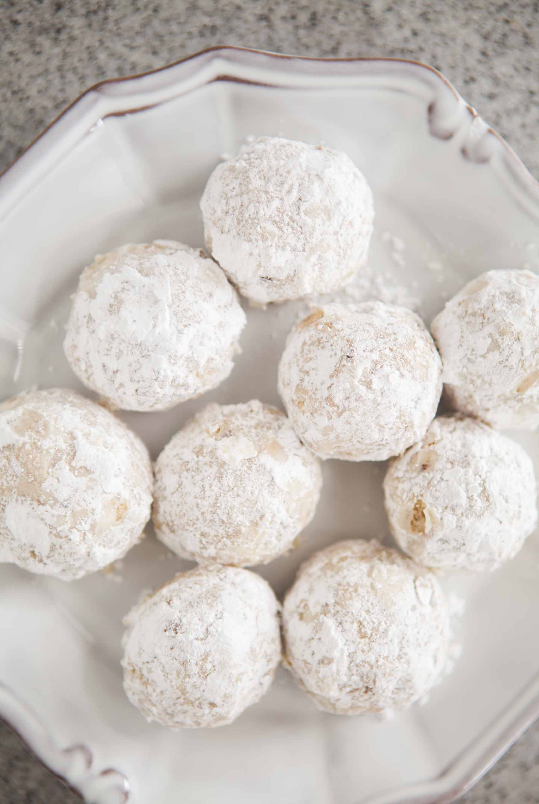 Christmas Cookies With Powdered Sugar
 Walnut Snowball Cookies Recipe