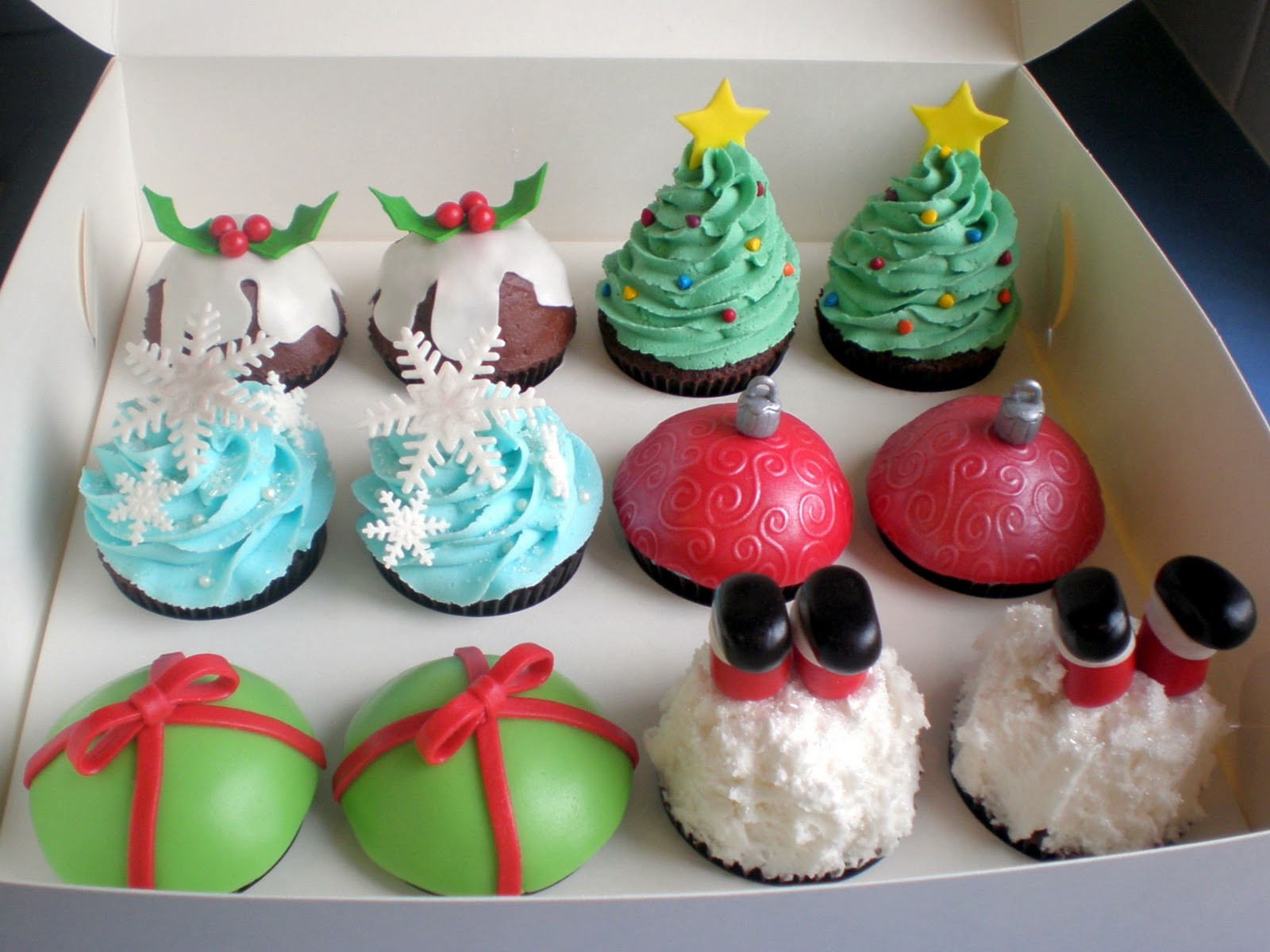 Christmas Cupcakes Images
 The Pretty Purveyor Holy Christmas Cupcakes