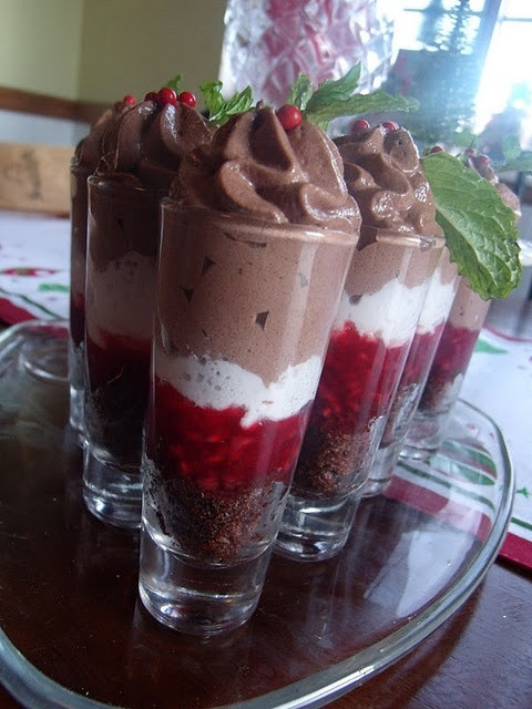 Christmas Eve Desserts
 Mouse & Cake Layered Dessert Perfect for a Christmas Eve