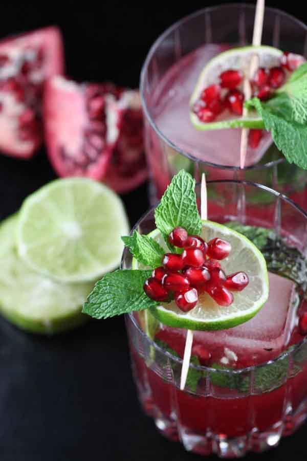 Christmas Gin Drinks
 21 Holiday Party Drinks Non Alcoholic and With Alcohol