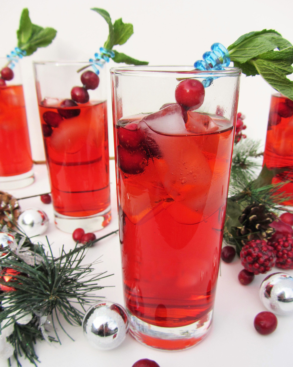 Christmas Gin Drinks
 Cranberry Gin Fizz and Merry Christmas