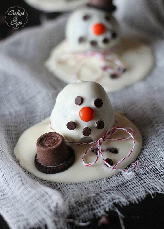 Christmas Oreo Desserts
 Melting Snowman OREO Cookie Ball Recipe Cookies and Cups