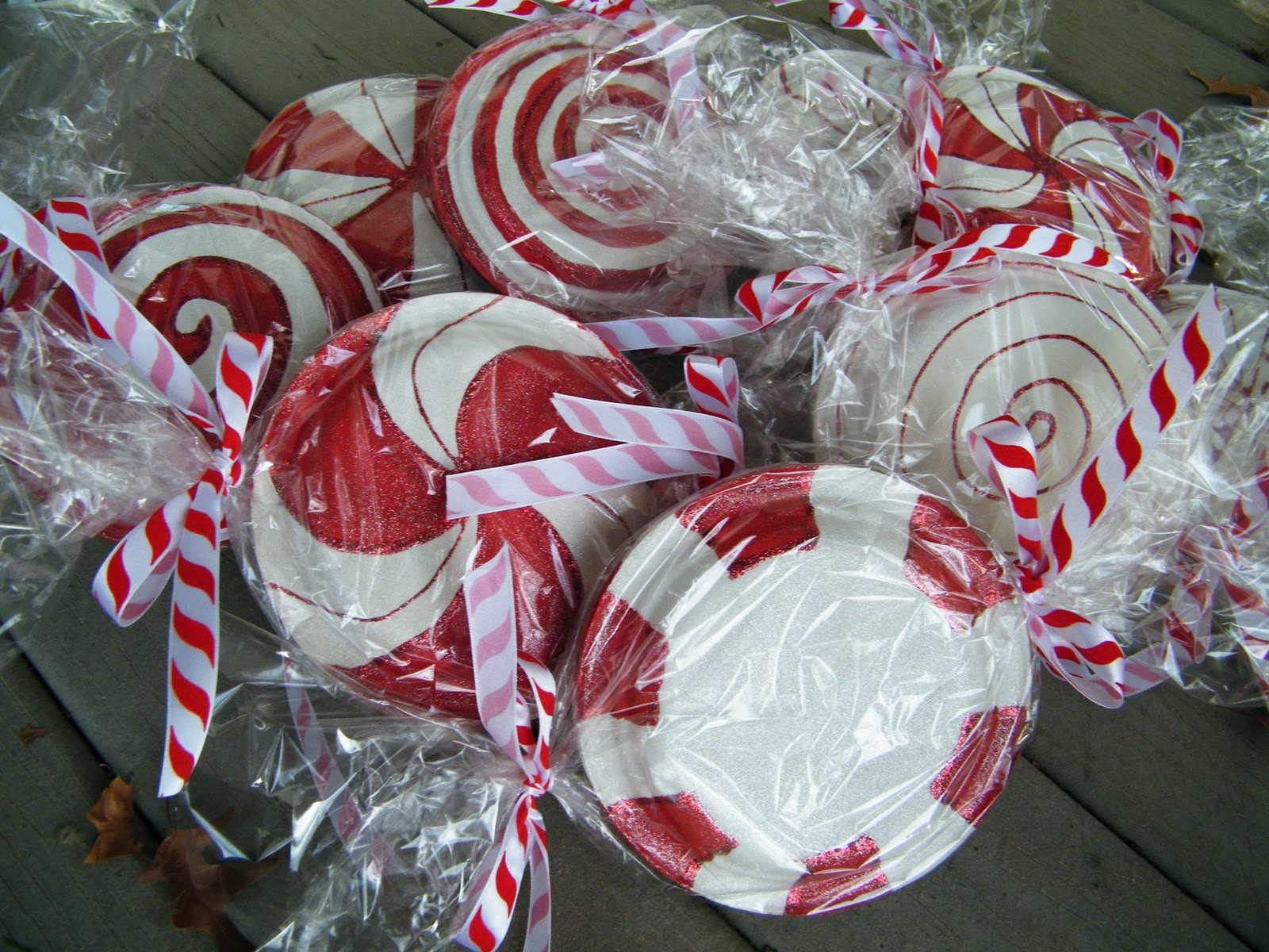 Christmas Peppermint Candy
 amy d randomly me paper plate peppermint candy tutorial