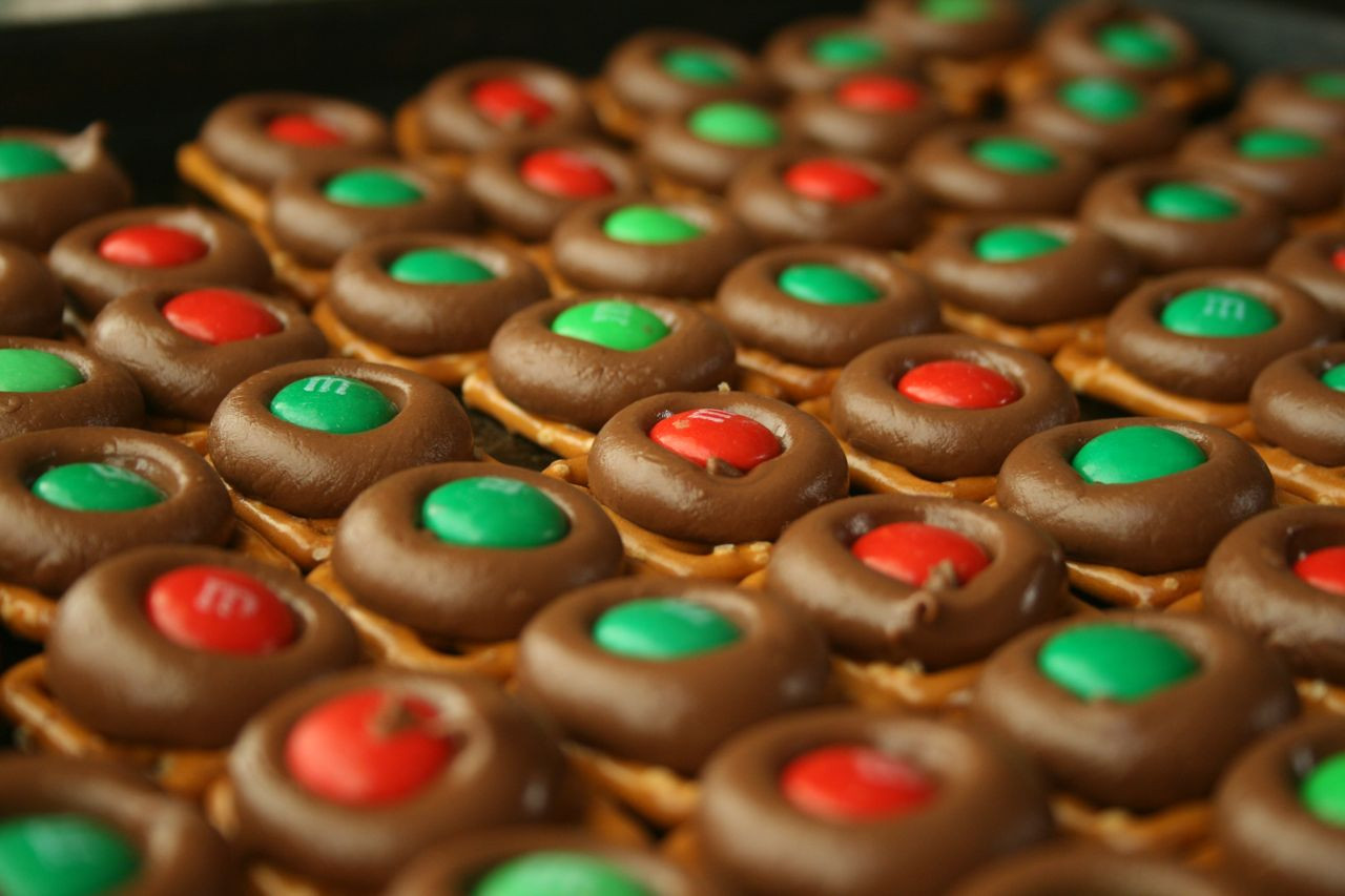 Christmas Pretzels Recipes
 Recipe Shoebox Holiday Baking 9 Easy Chocolate Pretzel