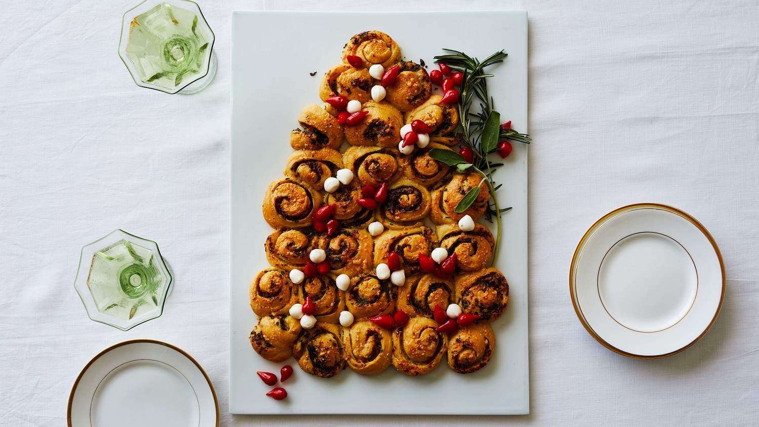 Christmas Pull Apart Bread
 Christmas Tree Pull Apart Bread