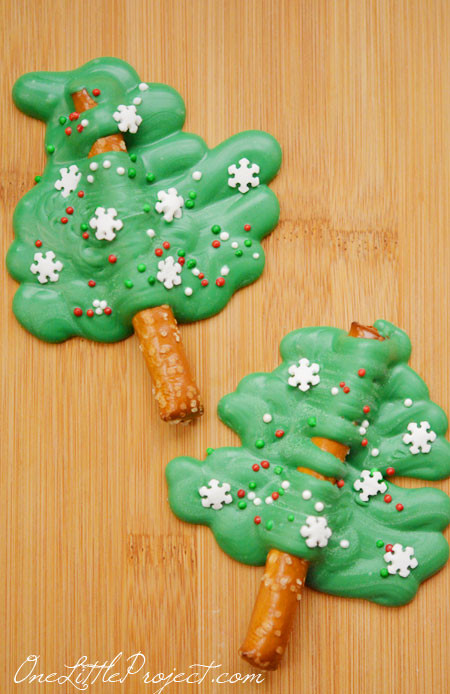 Christmas Tree Pretzels
 Chocolate Pretzel Christmas Trees