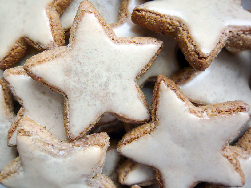 Cinnamon Christmas Cookies
 Zimtsterne Cinnamon Stars