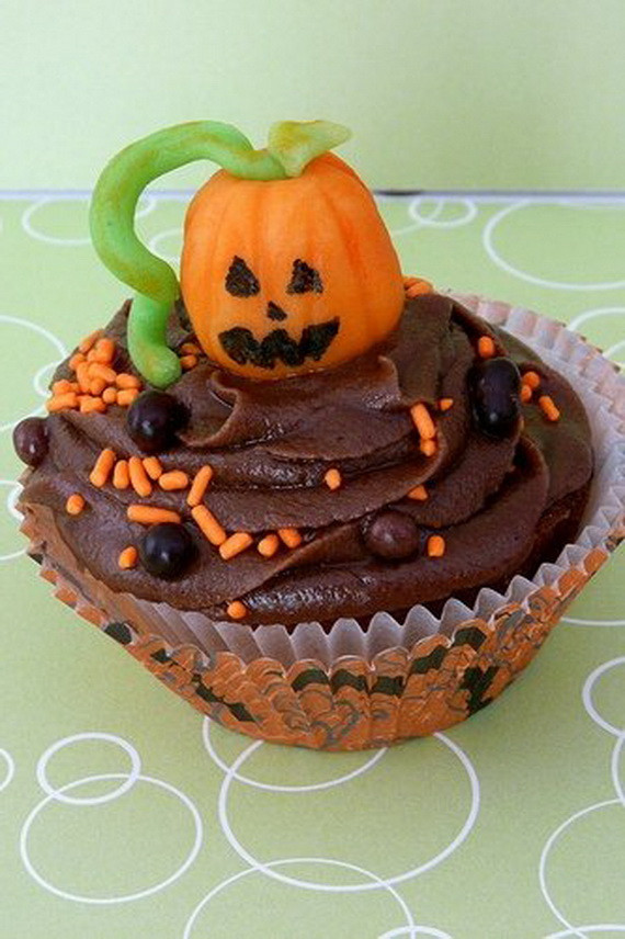 Cool Halloween Cup Cakes
 COOL HALLOWEEN CUPCAKE IDEAS family holiday guide to