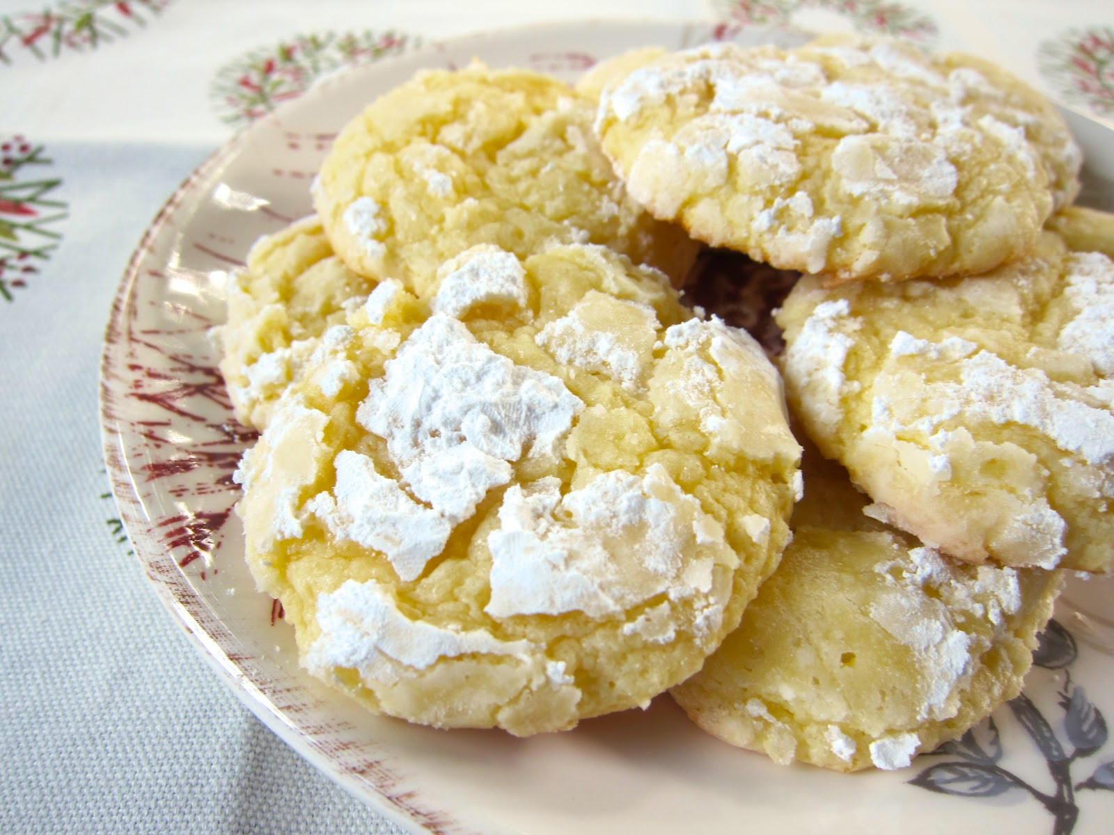 Cream Cheese Christmas Cookies
 Almond Cream Cheese Crinkles