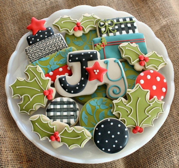 Creative Christmas Cookies
 Creative Holly Leaf Cookies – The Sweet Adventures of