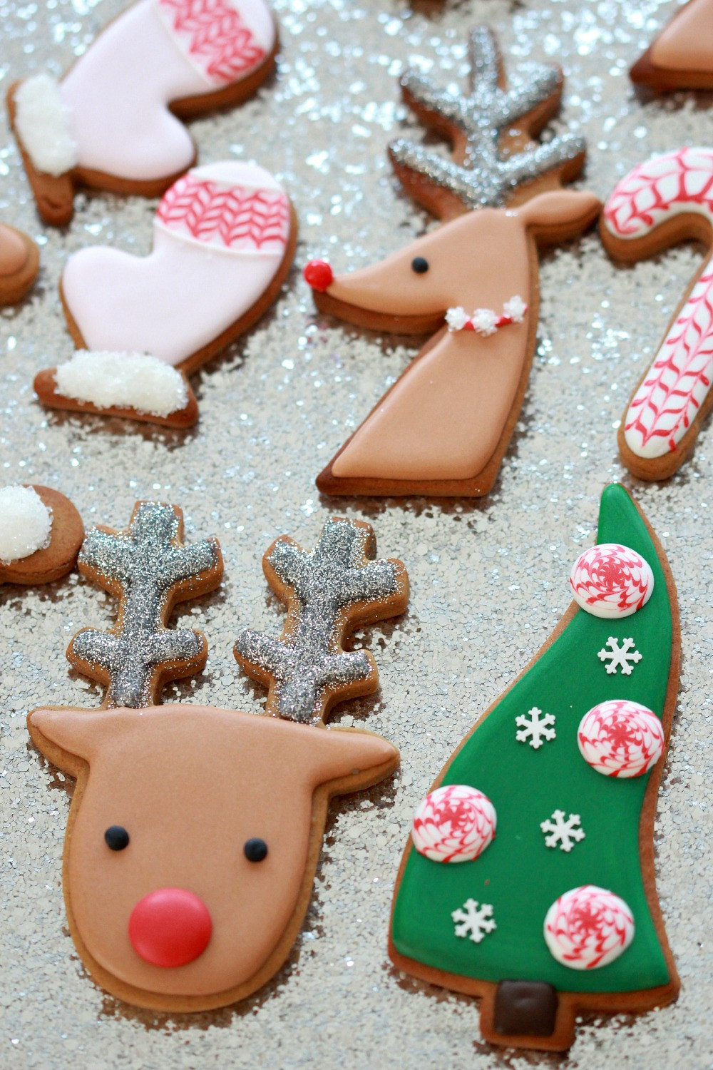 Decorated Christmas Cookies
 Video How to Decorate Christmas Cookies Simple Designs