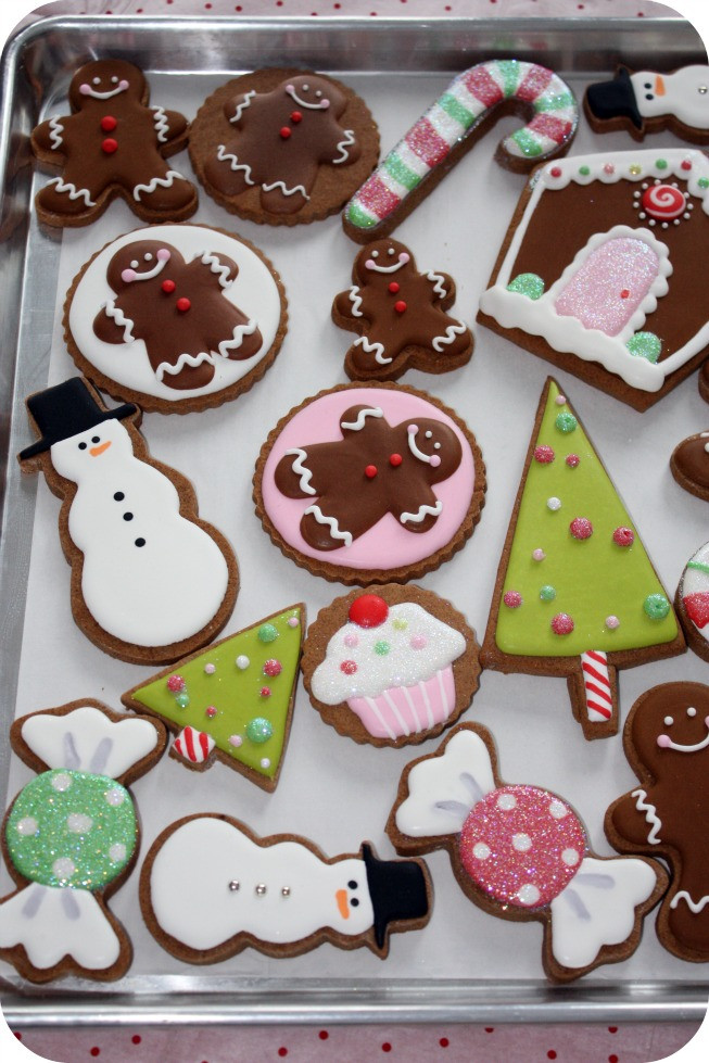 Decorated Christmas Cookies
 Staying Organized While Decorating Cookies – 10 Tips