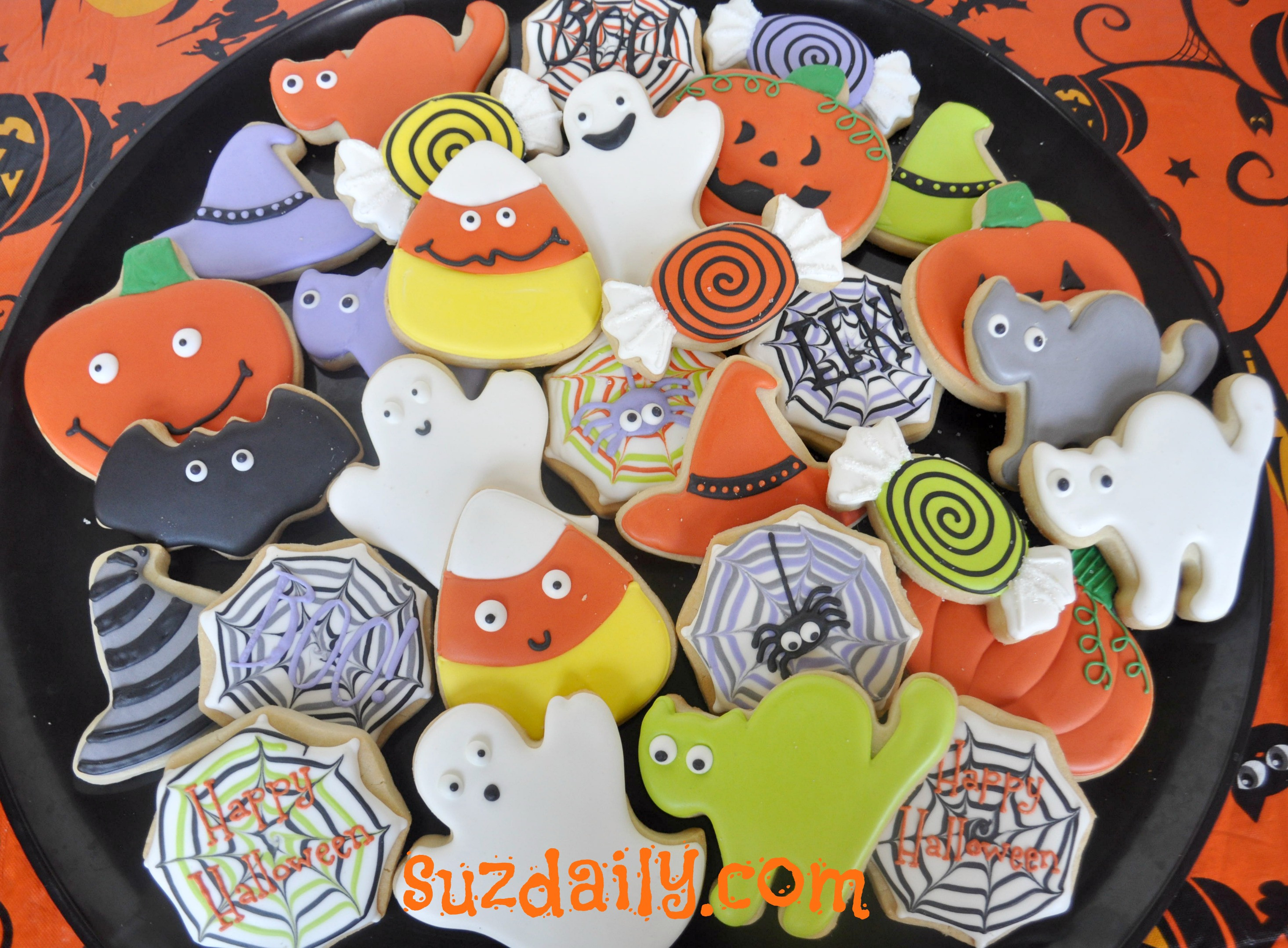 Decorating Halloween Cookies
 Halloween – Suz Daily
