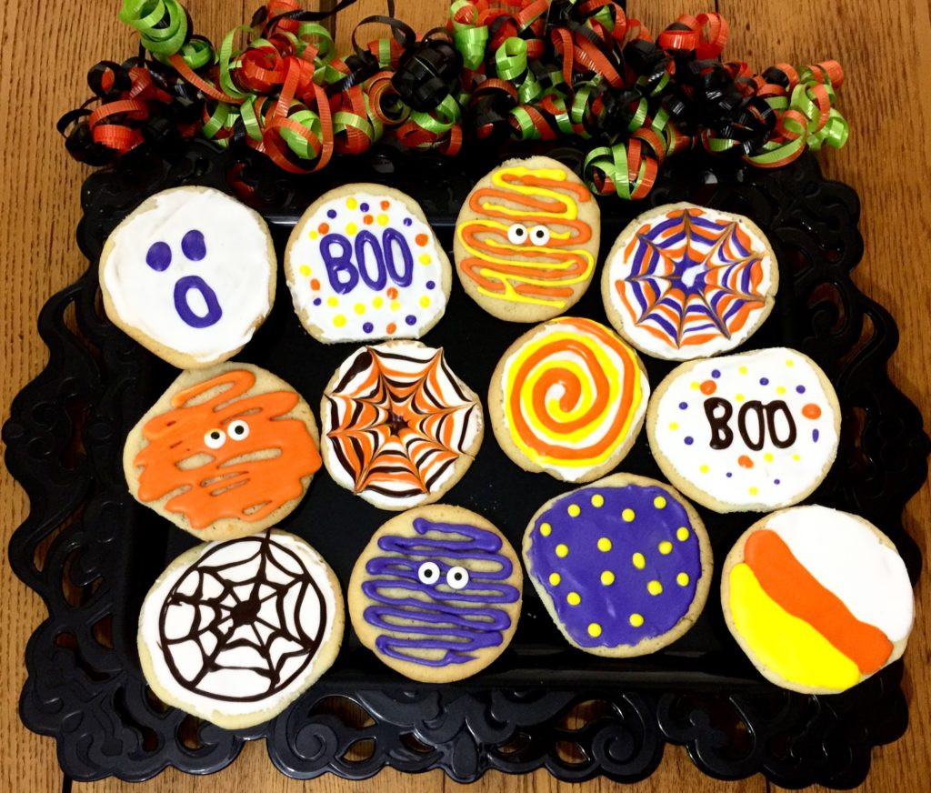 Decorating Halloween Cookies
 Decorating Halloween Sugar Cookies
