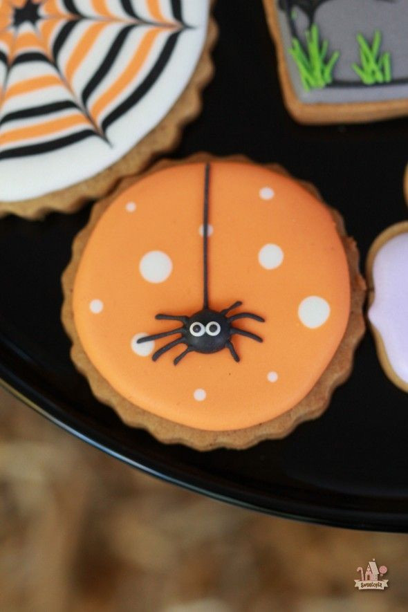 Decorating Halloween Cookies
 Halloween Spider Decorated Cookie Sweetopia