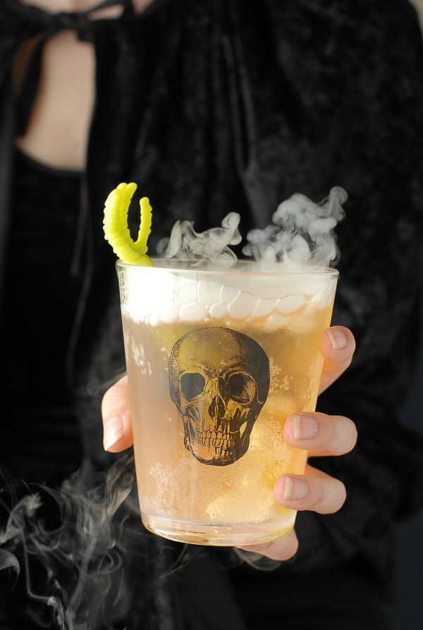 Easy Halloween Alcoholic Drinks
 Pinterest Picks 8 Eerie Halloween Cocktails