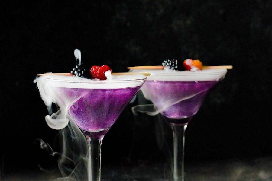 Easy Halloween Alcoholic Drinks
 Skinny Halloween cocktail recipes so that you can eat more
