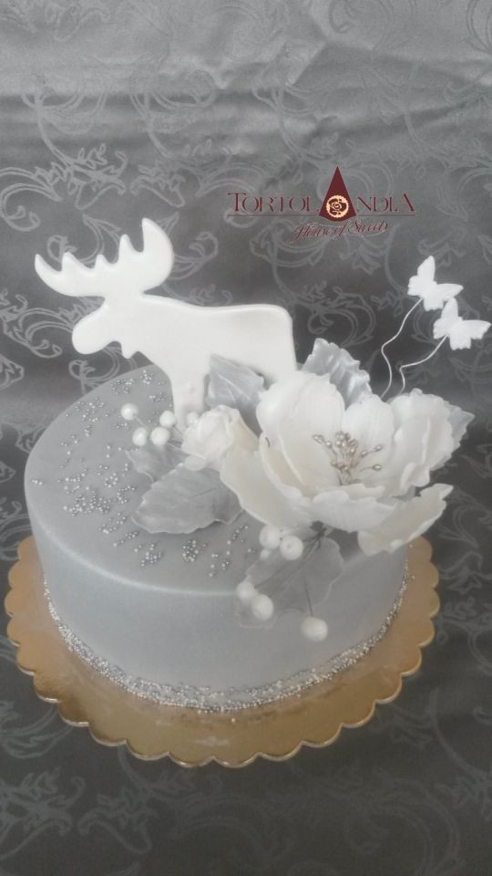 Elegant Christmas Cakes
 Elegant Christmas cake cake by Tortolandia CakesDecor