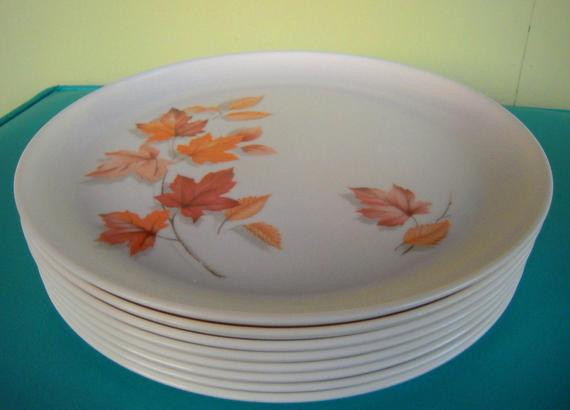 Fall Dinner Plates
 8 vintage fall leaf melmac dinner plates by vintagegoo s
