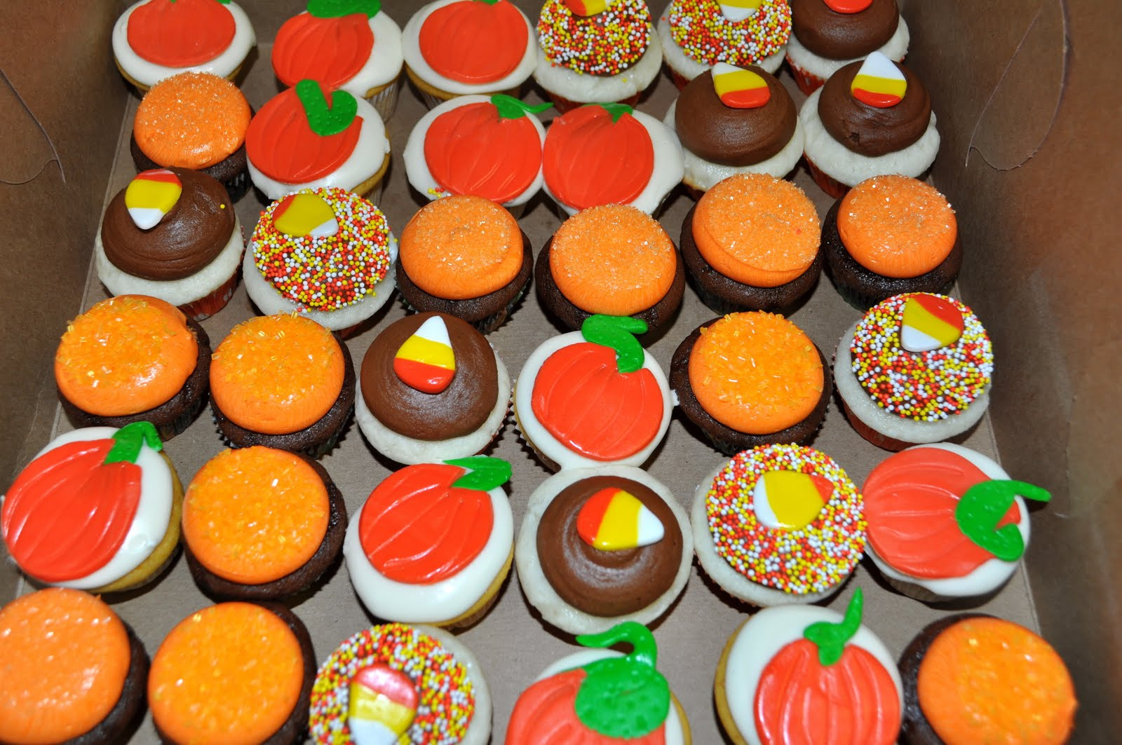 Fall Themed Cupcakes
 Leah s Sweet Treats Halloween Fall Cupcakes