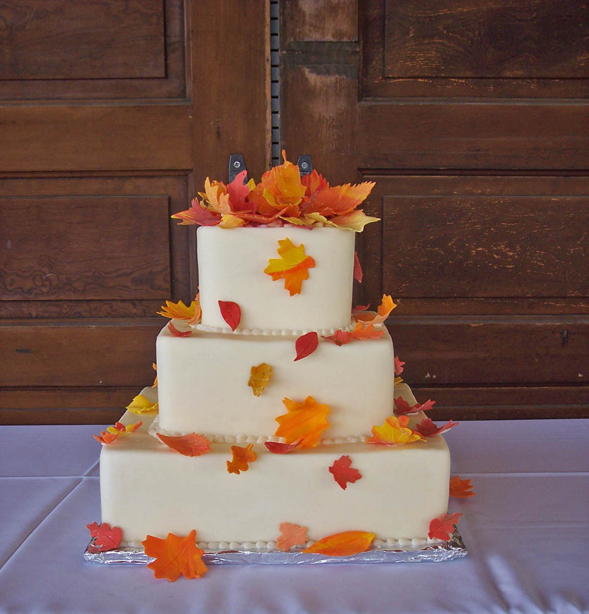 Fall Themed Wedding Cakes
 GAME Build a fall themed wedding NWR Chit Chat