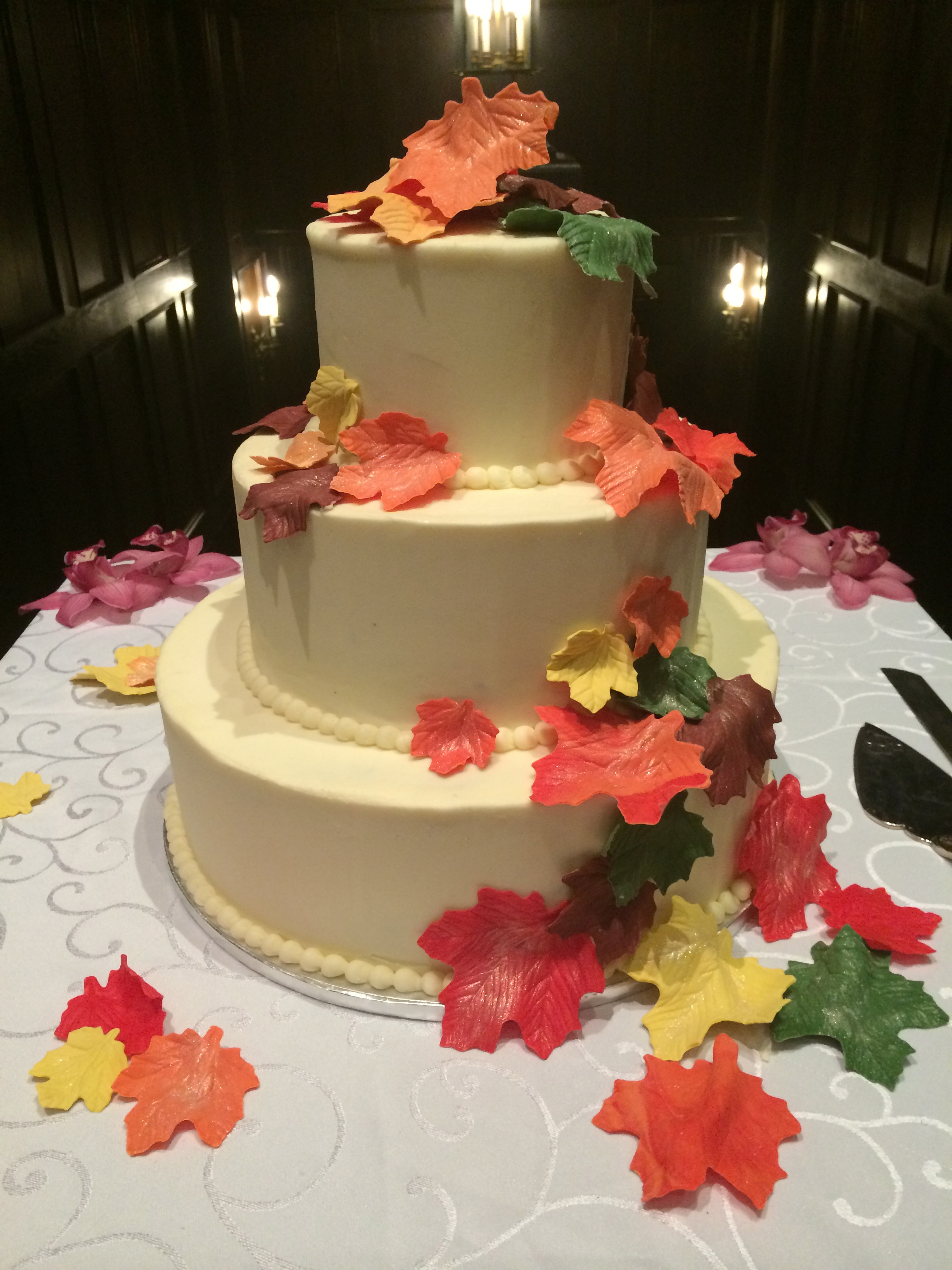 Fall Themed Wedding Cakes
 A Fall Themed Wedding Cake
